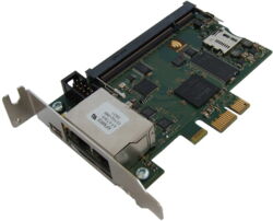 Tria-Link Adapter mit Frontplatte für halbhohe PCI-Express Slots